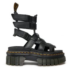 Sandały Dr. Martens. Czarne sandały Dr Martens, bez wzorów, bez obcasa, na płaskiej podeszwie, bez zapięcia. Za 899.99 zł.