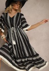 Czarna Rozkloszowana Sukienka Boho z Bawełny Zdobiona Haftem i Wiązaniem Koriruna. Czarne sukienki Renee, na co dzień, l, z aplikacjami, z bawełny, boho, bez kołnierzyka, bez ramiączek, midi, rozkloszowane. W wyprzedaży za 119.99 zł.