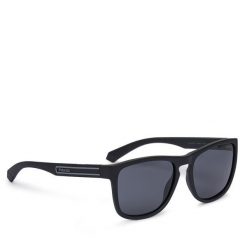 Okulary przeciwsłoneczne Polaroid. Czarne okulary przeciwsłoneczne Polaroid, bez wzorów. Za 199.99 zł.