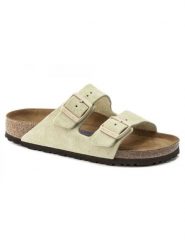 Birkenstock Skórzane klapki "Arizona" w kolorze beżowym rozmiar: 41. Brązowe klapki Birkenstock, bez wzorów, ze skóry, klasyczne, z otwartym noskiem, bez obcasa, bez zapięcia. Za 430.46 zł.
