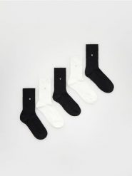 Skarpetki 5 pack - czarny. Czarne skarpetki Reserved, bez wzorów. W wyprzedaży za 19.99 zł.