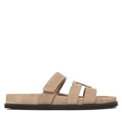 Klapki Tory Burch. Brązowe klapki Tory Burch, bez wzorów, sportowe, bez obcasa, bez zapięcia. Za 1,659.00 zł.