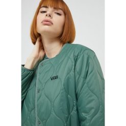 Vans kurtka dwustronna damska kolor zielony przejściowa. Zielone kurtki Vans, l, bez wzorów, bez kaptura. W wyprzedaży za 344.99 zł.