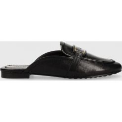 Tory Burch klapki skórzane Georgia damskie kolor czarny. Czarne klapki Tory Burch, bez wzorów, bez obcasa, bez zapięcia. Za 1,529.90 zł.