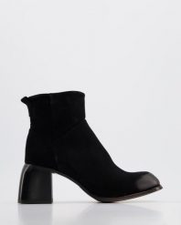 CZARNE BOTKI NA OBCASIE D297 CAM BLACK. Czarne botki Venezia, bez wzorów, ze skóry, bez obcasa, na obcasie, bez zapięcia. Za 489.00 zł.