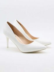 Bellucci Czółenka w kolorze białym rozmiar: 37. Białe czółenka Bellucci, bez wzorów, klasyczne, bez obcasa, na szpilce, bez zapięcia. Za 69.91 zł.