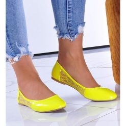 Ażurowe balerinki damskie w żółtym kolorze /G2-2 4512 S097/ 38. Żółte baleriny NoName, w ażurowe wzory, bez obcasa, bez zapięcia. Za 9.90 zł.