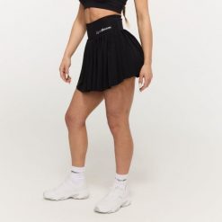 Spódnico-spodenki damskie fitness czarne BEAT. Czarne szorty sportowe GYMBEAM, bez wzorów, z elastanu, do biegania. Za 113.90 zł.