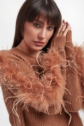 Sweter damski z piórami TWINSET. Swetry Twinset Milano, m, bez wzorów, bez ramiączek. W wyprzedaży za 1,007.37 zł.