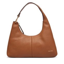 Torebka Calvin Klein. Zielone torebki klasyczne Calvin Klein, bez wzorów, klasyczne, bez dodatków. Za 899.99 zł.