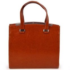 Torebka damska skórzana camel DAN-A T308. Brązowe torebki klasyczne DAN-A, bez wzorów, ze skóry, eleganckie, bez dodatków. Za 279.99 zł.