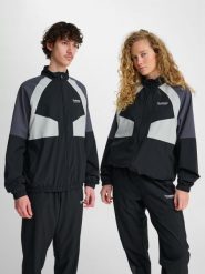 Bluza dresowa zapinana na zamek błyskawiczny Hummel Loose. Czarne bluzy z kapturem Hummel, xl, bez wzorów, z dresówki, bez kaptura, na golfa. Za 289.10 zł.