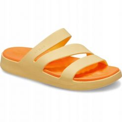 Klapki Dla Dorosłych Crocs Getaway Strappy Sandal W 209587. Brązowe klapki Crocs, bez wzorów, z materiału, bez obcasa, bez zapięcia. Za 159.99 zł.