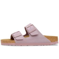 Klapki Birkenstock Arizona Birkibuc Damskie. Fioletowe klapki Birkenstock, bez wzorów, z nubiku, bez obcasa, bez zapięcia. Za 467.90 zł.