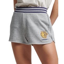 Spodenki sportowe damskie Superdry Vintage Collegiate. Niebieskie szorty sportowe Superdry, bez wzorów, z bawełny. Za 160.00 zł.