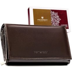 Skórzany, brązowy portfel damski zamykany na zatrzask - Peterson. Brązowe portfele Peterson, bez wzorów, ze skóry. Za 119.99 zł.