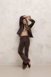 SPODNIE POPPY CZEKOLADOWE S - Flawless. Brązowe spodnie materiałowe Flawless, bez wzorów, z bawełny, eleganckie. Za 357.00 zł.