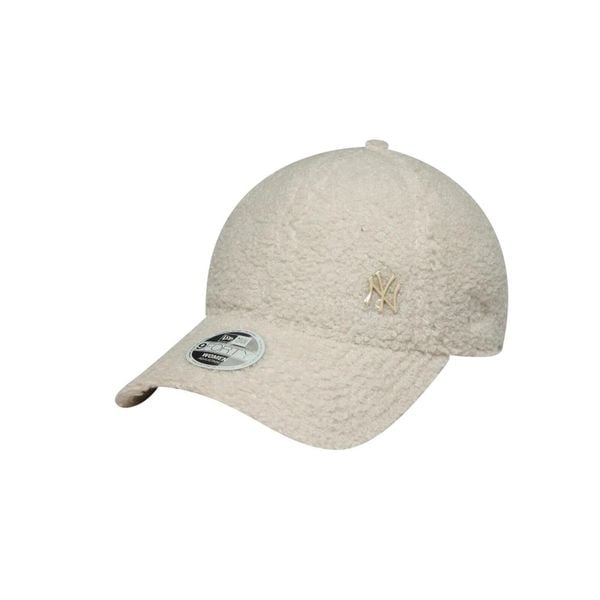 Czapka baseballowa 9Forty damska New York Yankees Borg. Białe czapki z daszkiem New Era, bez wzorów. Za 189.50 zł.