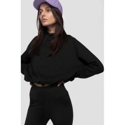 Bluza damska BLD292 - głęboka czerń. Bluzy 4f, bez wzorów, z dzianiny, bez ramiączek, z kapturem. W wyprzedaży za 79.99 zł.