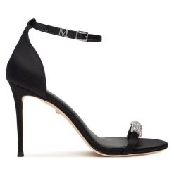 Sandały Marciano Guess. Czarne sandały Marciano Guess, z aplikacjami, bez obcasa, na szpilce, bez zapięcia. Za 989.99 zł.