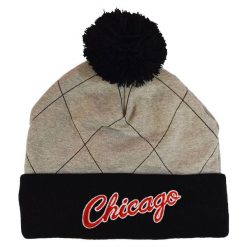 Czapka zimowa Mitchell & Ness NBA Quilted Pom Beanie HWC Chicago Bulls. Szare czapki zimowe Mitchell & Ness, bez wzorów. Za 89.00 zł.