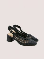 Bellucci Czółenka w kolorze czarnym z paskiem rozmiar: 36. Czarne czółenka Bellucci, bez wzorów, klasyczne, bez obcasa, bez zapięcia. Za 130.99 zł.