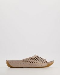 LEKKIE KLAPKI DAMSKIE SSW0112 SIL GREY. Szare klapki Venezia, bez wzorów, ze skóry, bez obcasa, bez zapięcia. Za 189.00 zł.