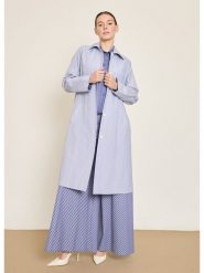 BGN Płaszcz przejściowy w kolorze błękitnym rozmiar: 40. Niebieskie płaszcze BGN, bez wzorów, z tkaniny, bez kaptura. Za 165.99 zł.