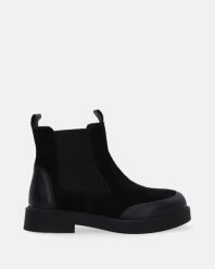 CZARNE SZTYBLETY Z ZAMSZU 4600213 512 BLAC. Czarne botki Venezia, bez wzorów, ze skóry, bez obcasa, bez zapięcia. Za 369.00 zł.