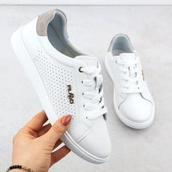 Skórzane półbuty sportowe białe Filippo DP6738. Białe półbuty wsuwane Filippo, bez wzorów, ze skóry, sportowe, bez obcasa. Za 249.99 zł.