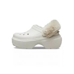 Kapcie Crocs Stomp Lined beżowe. Białe kapcie Crocs, bez wzorów. Za 331.65 zł.