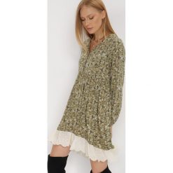 Zielona Sukienka Ferethe. Zielone sukienki Born2be, na co dzień, m, z aplikacjami, boho, bez kołnierzyka, bez ramiączek, mini, rozkloszowane. W wyprzedaży za 63.74 zł.