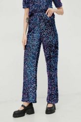 Pieces spodnie kam damskie kolor czarny proste high waist. Czarne spodnie materiałowe Pieces, bez wzorów, z dzianiny, z podwyższonym stanem. W wyprzedaży za 199.99 zł.
