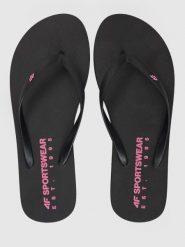 Japonki damskie 4F 4FRSS26FFLIF223. Czarne japonki 4f, bez wzorów, z gumy, wakacyjne. Za 49.99 zł.