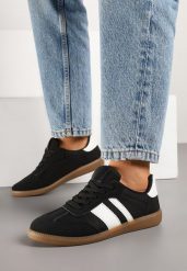 Czarne Sneakersy Tenisówki z Ozdobnymi Paskami Jenavena. Czarne trampki Born2be, bez wzorów, klasyczne, bez zapięcia. W wyprzedaży za 72.24 zł.