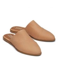 TOMS Skórzane klapki w kolorze beżowym rozmiar: 36. Brązowe klapki TOMS, bez wzorów, klasyczne, bez obcasa, bez zapięcia. Za 197.95 zł.