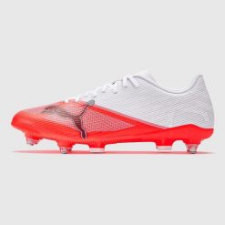 Buty piłkarskie Puma Ultra 7 MxSG. Białe buty treningowe Puma, bez wzorów, z materiału, bez zapięcia, do piłki nożnej. Za 233.00 zł.