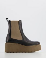 BOTKI NA PLATFORMIE 35371 BAF NERO. Botki Venezia, bez wzorów, ze skóry, bez obcasa, na platformie, bez zapięcia. Za 289.00 zł.