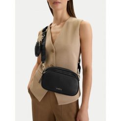 Torebka MEXX. Czarne listonoszki Mexx, bez wzorów, bez dodatków. Za 169.99 zł.