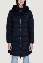 Kurtka puchowa Kobieta GUESS ACTIVE NEW ALETA LONG PUFFER. Czarne kurtki Guess Active, s, z aplikacjami, z jeansu, casualowe, bez kaptura. Za 534.35 zł.
