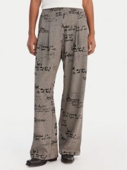 Desigual Spodnie materiałowe 26SWPW39 Brązowy Regular Fit. Brązowe spodnie materiałowe Desigual, bez wzorów, z materiału. Za 489.99 zł.