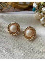 Luseera Pozłacane kolczyki-wkrętki rozmiar: onesize. Żółte kolczyki Luseera, z perłą, pozłacane. Za 34.99 zł.