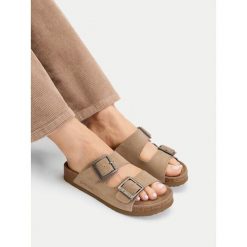 Klapki G-Star. Brązowe klapki G-Star, bez wzorów, retro, bez obcasa, bez zapięcia. Za 179.99 zł.