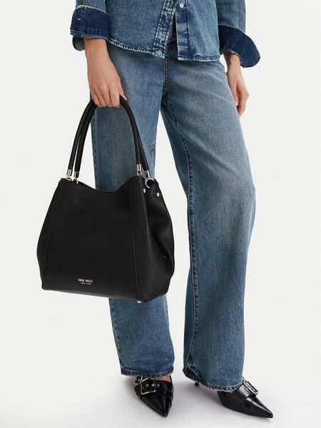Nine West Torebka CEO-Olira-LDA8566 Czarny. Czarne torebki klasyczne Nine West, bez wzorów, z materiału, bez dodatków. Za 199.99 zł.