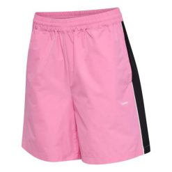 Szorty Hummel I-D. Czerwone szorty sportowe Hummel, bez wzorów, z materiału, na fitness i siłownię. Za 238.00 zł.
