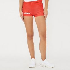 Szorty do biegania z elastycznym pasem czerwone. Czerwone szorty sportowe LEGEA, bez wzorów, z bawełny, do biegania. Za 80.00 zł.