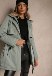 Zielona Kurtka Typu Parka z Kapturem o Klasycznym Kroju Tulania. Zielone kurtki Renee, l, bez wzorów, z jeansu, klasyczne, z kapturem. Za 219.99 zł.