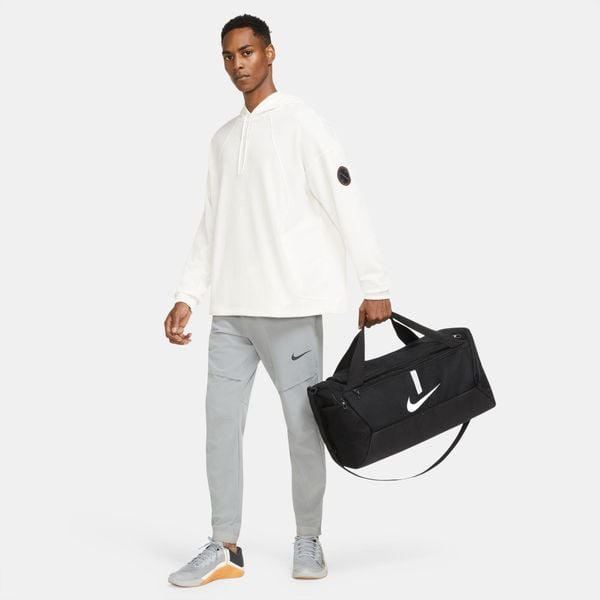 Torba Sportowa Academy Team. Czarne torby sportowe Nike, bez wzorów, z materiału, na ramię, małe. Za 99.99 zł.