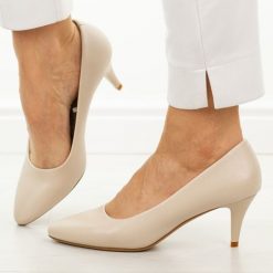 Cieliste czółenka damskie, niskie szpilki Sergio Leone 1379. Szpilki Sergio Leone, bez wzorów, ze skóry, eleganckie, bez obcasa, na szpilce, bez zapięcia. Za 169.00 zł.