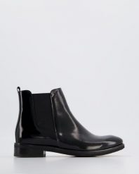 BOTKI ZE SKÓRY LAKIEROWANEJ 71206 TOSCA NERO. Botki Venezia, bez wzorów, ze skóry, bez obcasa, bez zapięcia. Za 279.00 zł.
